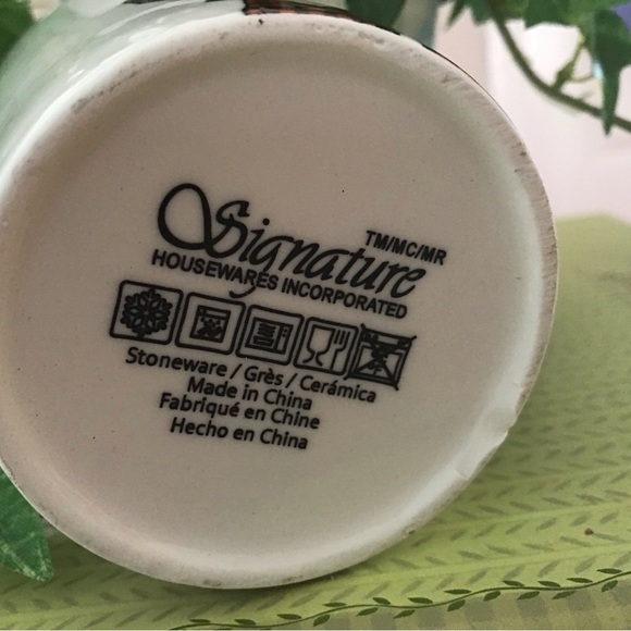 SIGNATURE COLLECTABLE MUG - Picture 5 of 6